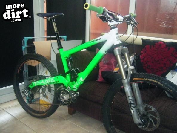 COMMENCAL - 666