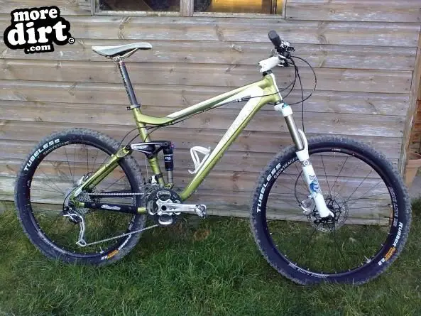 TREK  - Fuel EX8