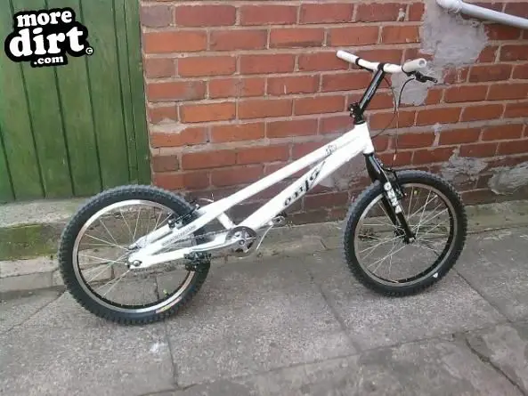 Onza comp trials discount bike