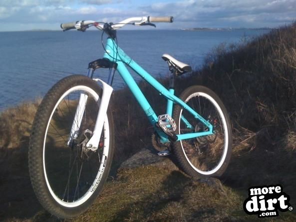 Commencal absolut hot sale al2