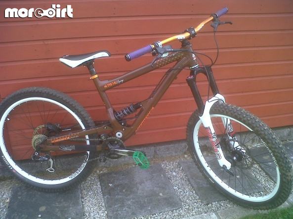 commencal - supreme mini dh