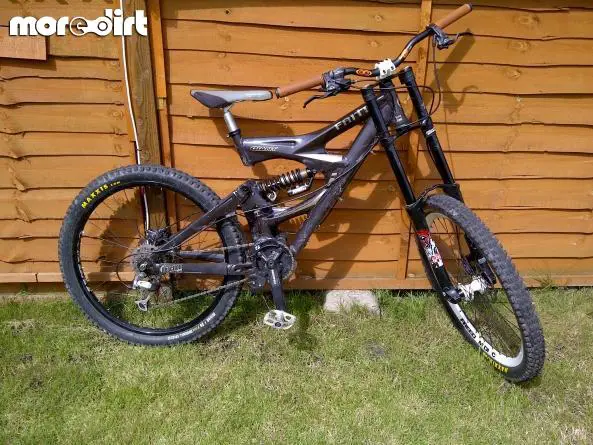 Giant faith sales downhill bike