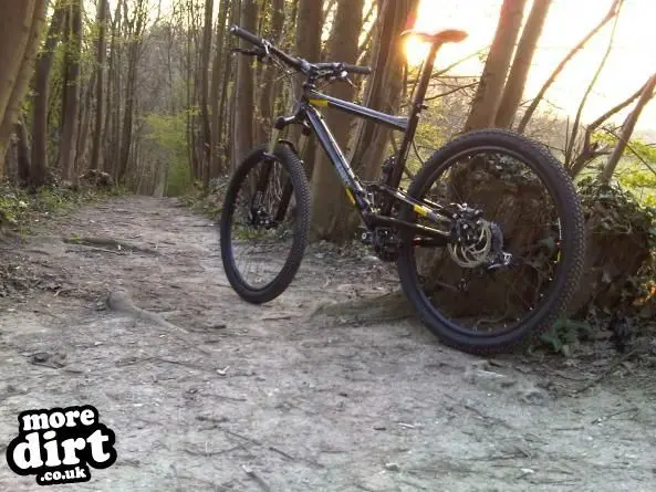 Commencal - Super 4.2