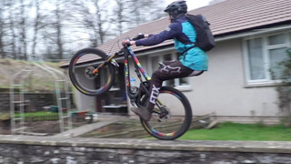 Watch Ratboy and Loosedog hilariously ride round the Brecon Beacons