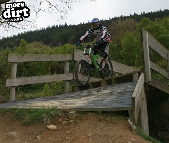 Y Mynydd Downhill - Cwmcarn