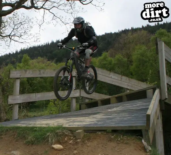 Y Mynydd Downhill - Cwmcarn