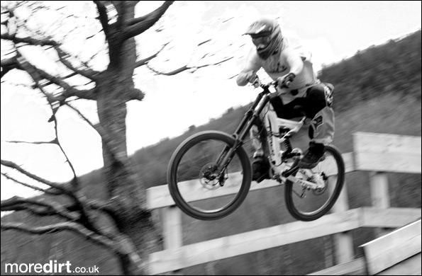 Y Mynydd Downhill - Cwmcarn