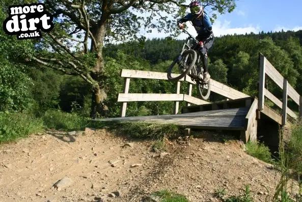 Y Mynydd Downhill - Cwmcarn