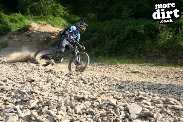 Y Mynydd Downhill - Cwmcarn