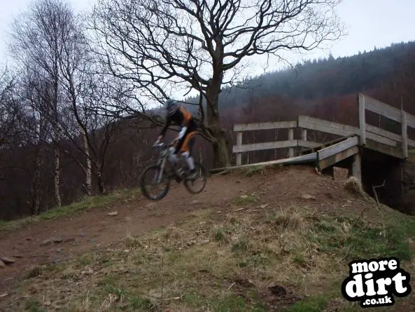 Y Mynydd Downhill - Cwmcarn