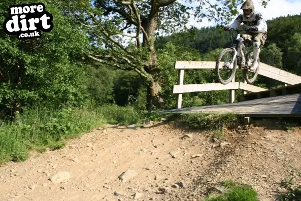 Y Mynydd Downhill - Cwmcarn