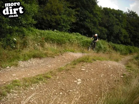 Y Mynydd Downhill - Cwmcarn