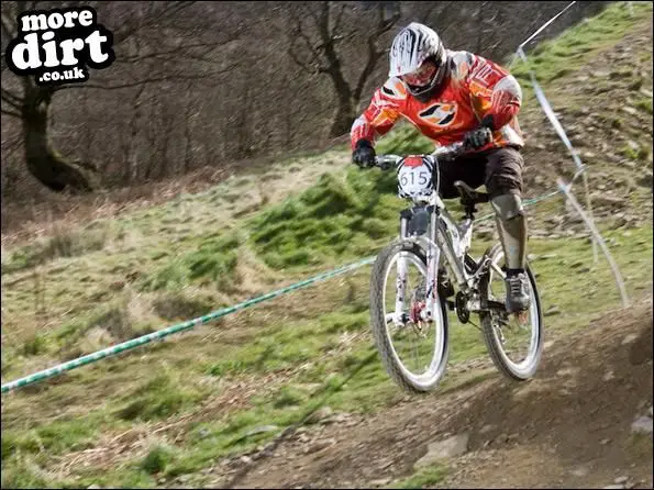 Y Mynydd Downhill - Cwmcarn