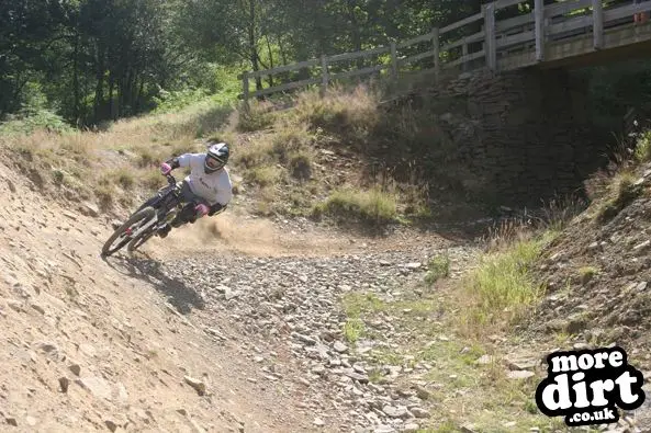 Y Mynydd Downhill - Cwmcarn