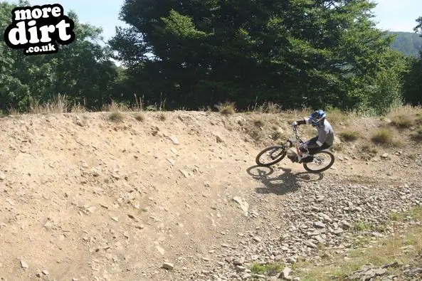 Y Mynydd Downhill - Cwmcarn