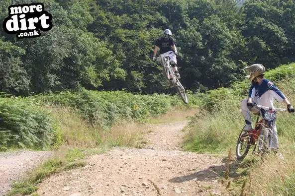 Y Mynydd Downhill - Cwmcarn