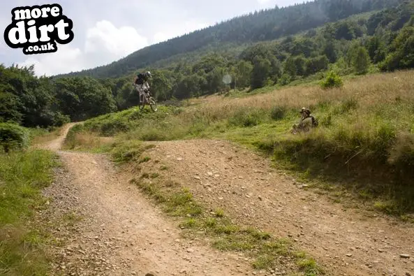 Y Mynydd Downhill - Cwmcarn