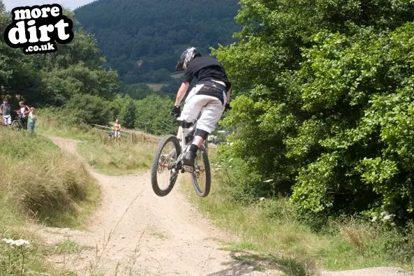 Y Mynydd Downhill - Cwmcarn