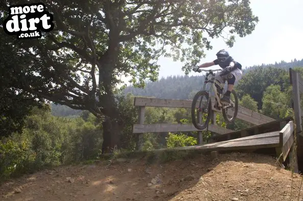 Y Mynydd Downhill - Cwmcarn