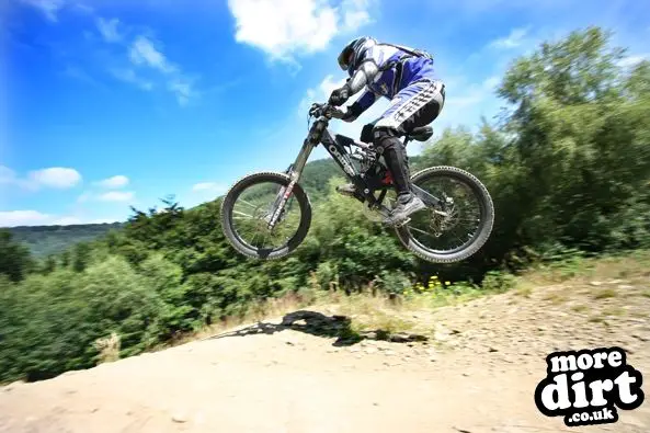 Y Mynydd Downhill - Cwmcarn