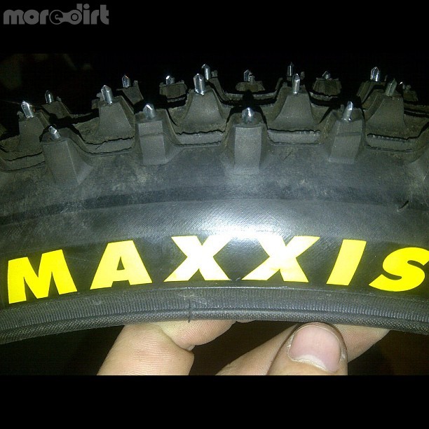 maxxis snow tyre